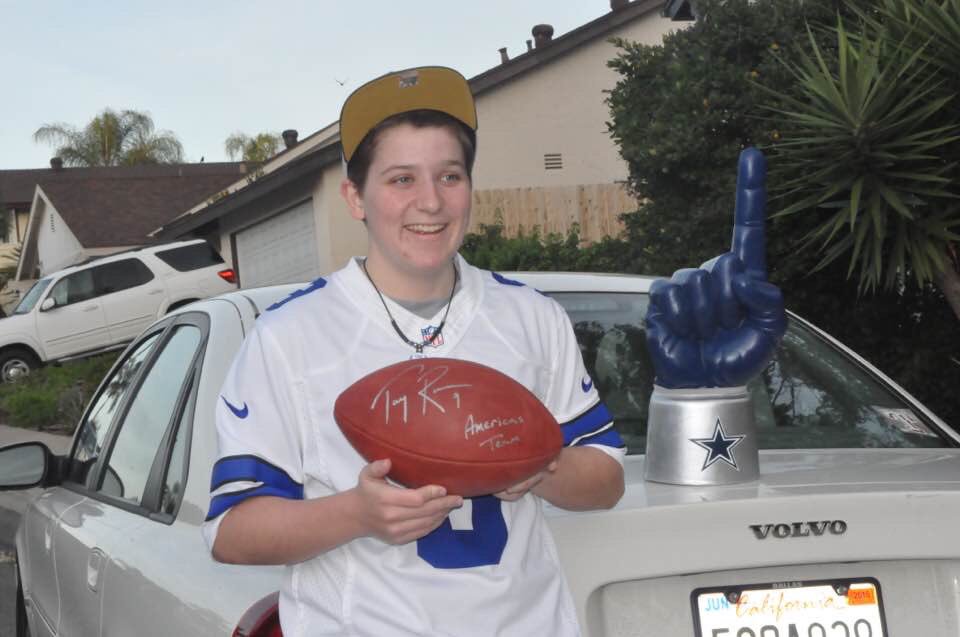 Rizzuti09's tweet photo. I may not meet @tonyromo today I may not meet Tony Romo this year. But I’m not ever going to give up on my quest to meet my Hero. No matter how many people say it’s never going to happen. I will meet Romo. I just know it #BlessedFan #DreamToMeetRomo #RomoFan https://t.co/lW9wa8qCnC