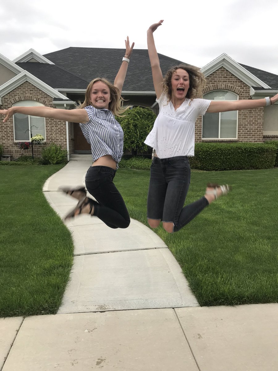 akchristensen0's tweet photo. Look!! Same best friend! Couldn’t have made it through the year without her https://t.co/lwDX4VCwS0