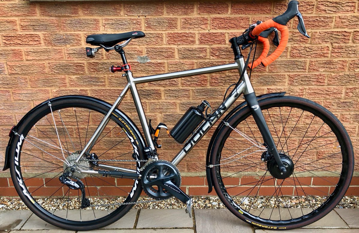 PeteSiggers's tweet photo. Thank you @Dolan_Bikes and @ @cytronex - to say it's the best of the best is an understatement!! Looking at it is almost as good as riding it ;-)
It's very light, very fast, and very fun!!!
#cycling #summerfun #bikelife #Shimano #Di2 #RedshiftSports https://t.co/qLIfp8hnf2
