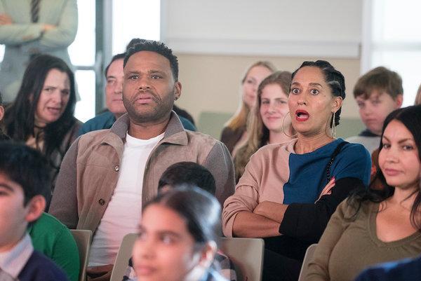 ColorOfChange's tweet photo. We are asking @ABCNetwork to trust the Black creatives at "Black-ish" as much as they trusted Roseanne. Join us and tell them to air the banned episode addressing the NFL protests. https://t.co/IZB442zLEF https://t.co/SzigPNLrBX