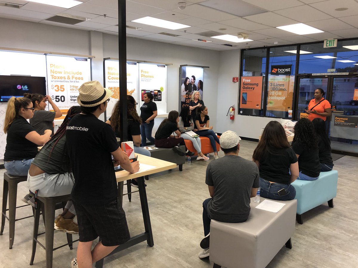 F_Bender's tweet image. Faye, Pauline, and Team Xfinity getting er done!!  Evening Neocomm training @FayeAirhart @DCSouth_Pauline @SPG_AJ @JayMiglionico @chris