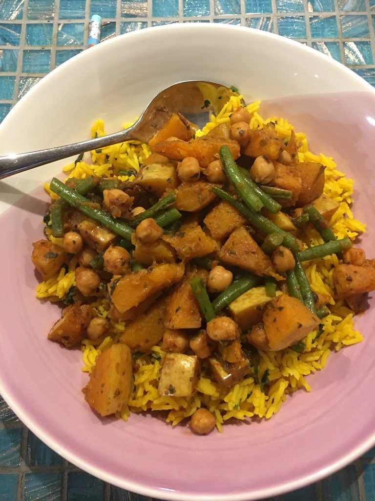 SeemaHC's tweet photo. Two more @HelloFreshUK recipes from last weeks box #lentilhotpot #butternutsquashcurry Both went down a treat but the curry meal bag had parsley instead of coriander 🤔 Good job I had coriander in my freezer! #rescued #panicover #notfreshthough #hellofreshsnaps https://t.co/L8pd7XfMH0
