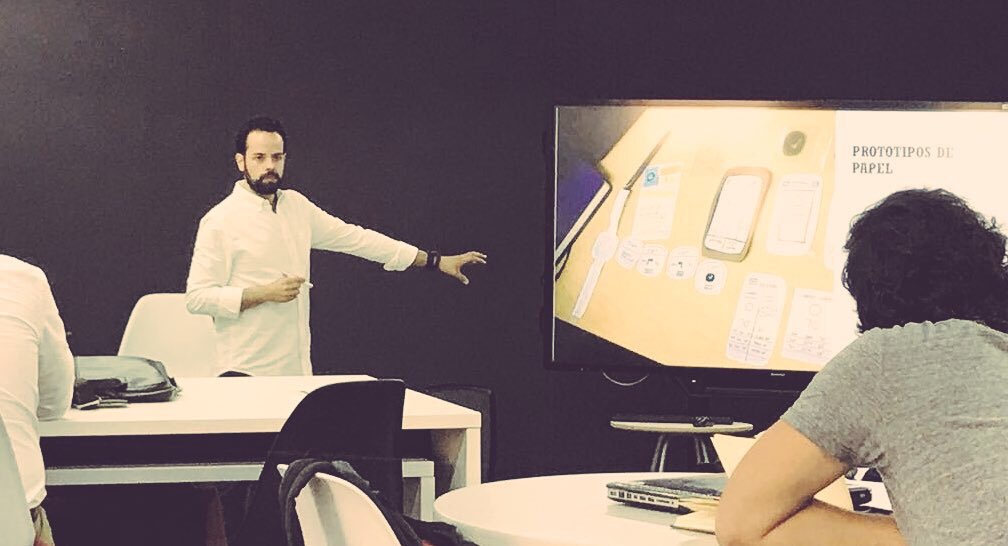 _diegomva's tweet photo. Impartiendo el taller de Lean Startup. “Una startup es una organización temporal en búsqueda de un modelo de negocio repetible y escalable.” - Steve Blank. https://t.co/pIDycWSNtz