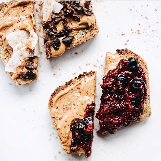 clearmeskin's tweet photo. SKIN TIP: Swap your peanut butter with almond butter! Almonds contain Vitamin E which can help protect your skin from free radicals and damaging agents, produced by things like UV rays and pollution. @thesaa.rahproject giving us some almond butter toast … https://t.co/tqz5icrODn https://t.co/oUx2gIN1nQ