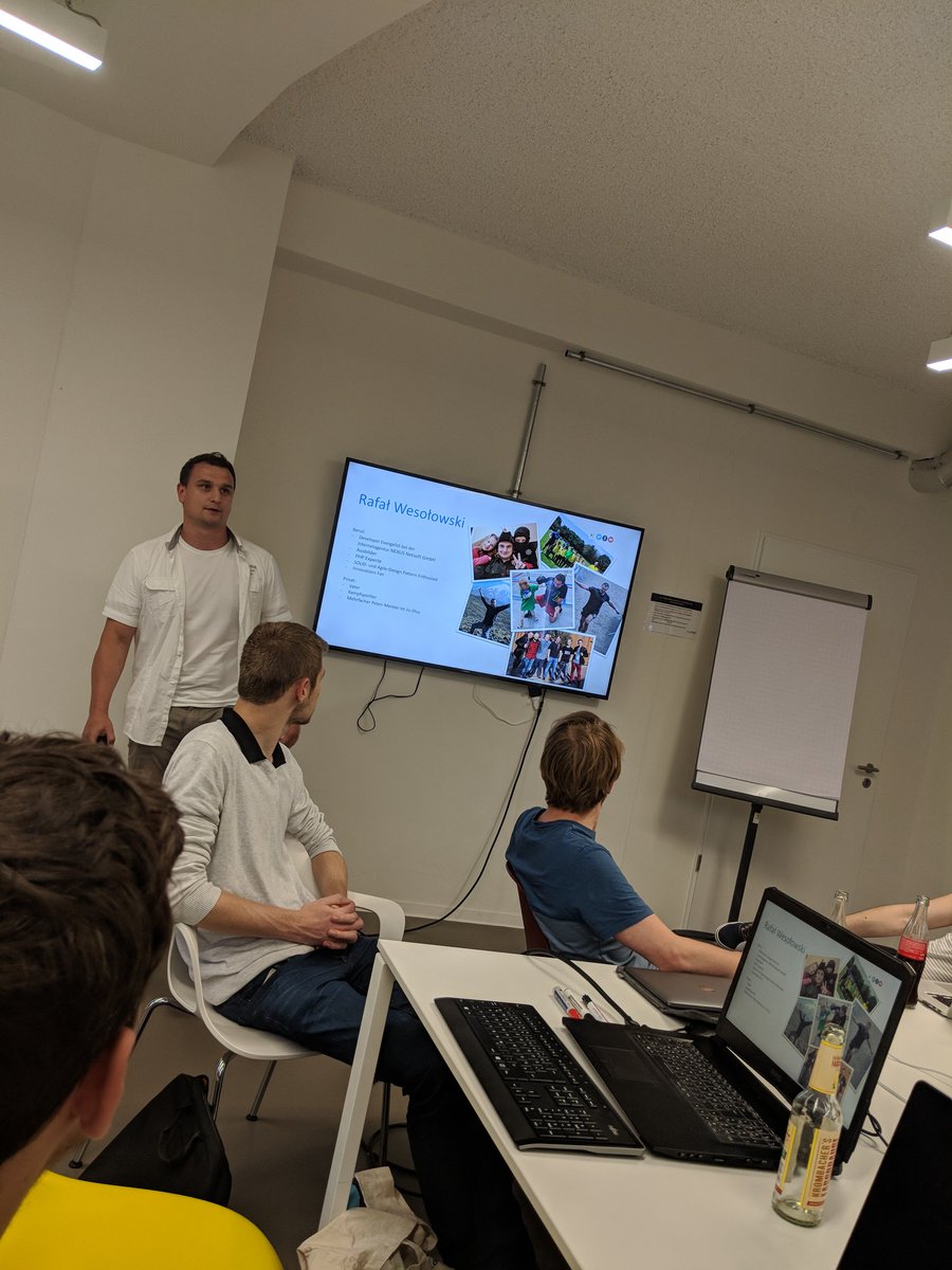 patricks1987's tweet photo. Danke für den schönen Abend an alle Coder :-) @nevercodealone @WesolowskiRafal @NEXUS_Netsoft https://t.co/zK1uvsCDiH