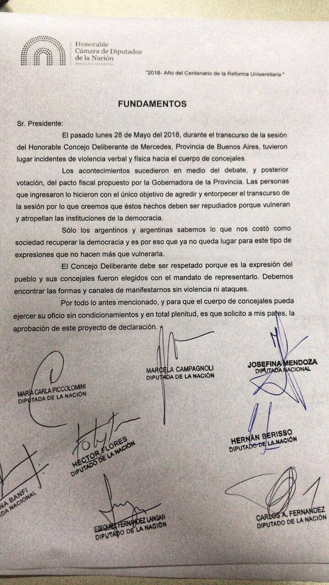 diputadosucr's tweet photo. "Típico de machirulos" @JosefaMendo al repudiar la violenta irrrupción de La Cámpora en el Concejo Deliberante del distrito bonaerense de Mercedes 👉https://t.co/J5mM3dp9Lu https://t.co/QRc5Rt2a7J