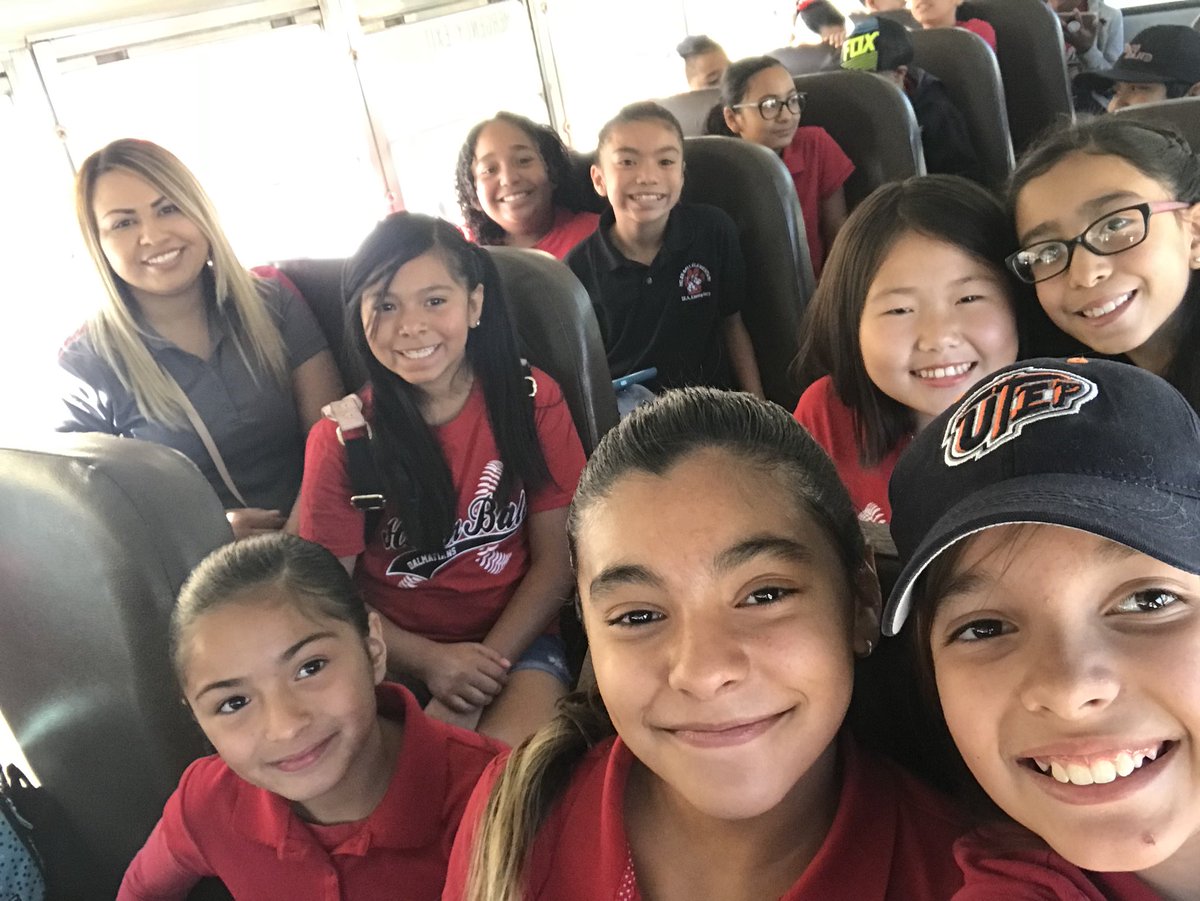 silviacampos02's tweet photo. Had so much fun for our AR field trip, thank you Ms. Sanchez 🌹 https://t.co/Trpp6Pz2kL