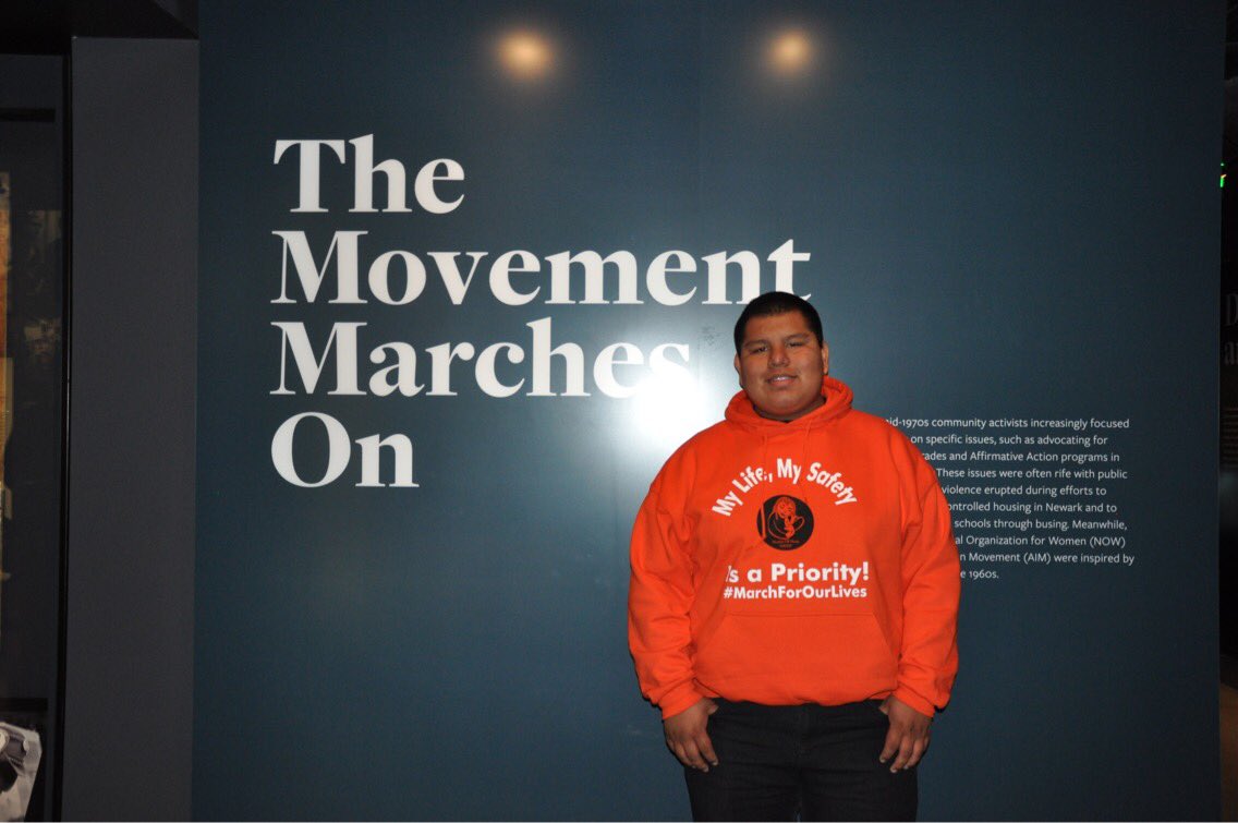 StudentsLeadLA's tweet photo. Hi my name is Ricardo and I am the English/Spanish translator for our group called Student Leaders of South LA . I intend to use my voice to connect with Black &amp; Brown people in this legendary movement . #MarchForOurLives #SantaFeStrong https://t.co/HZV80fSbmn