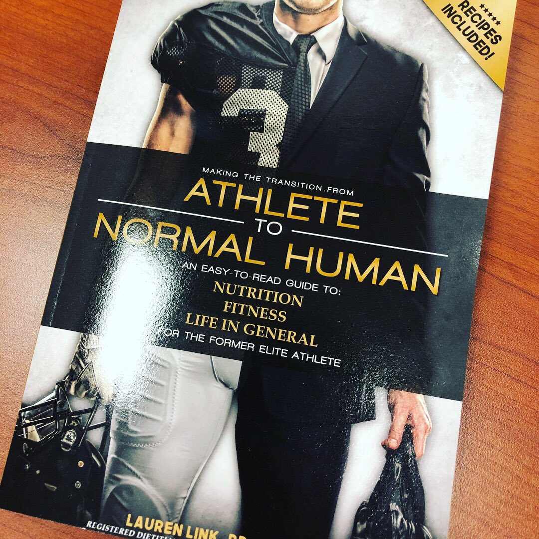 Take a 👀 at some of my fave 📚 for athletes! #nondietietition #formerathlete #BodyPositivity 

<a href="/ScritchfieldRD/">Rebecca Scritchfield (she/her)</a> 
<a href="/Etribole/">Evelyn Tribole MS RD</a>
 @ElyseResch 
<a href="/linktonutrition/">Lauren Link MS, RD, CSSD</a>