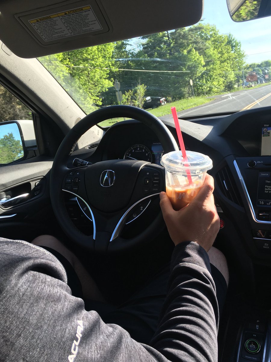 jessiemercer's tweet photo. Driving back from Ottawa in the #FutureLinks Driven by @AcuraCanada Mobile Van, actually it’s driving us back! This thing drives itself #cruisecontrol #selfsteering #applecarplay #acuramdx https://t.co/ZgoV5KTzv0