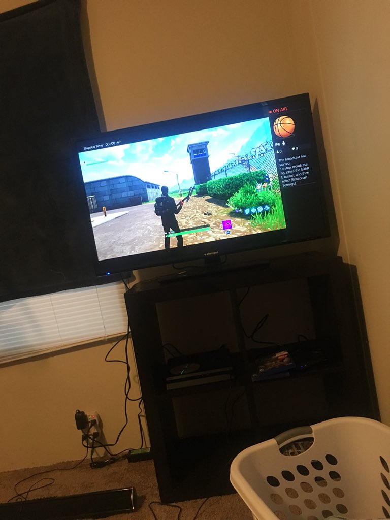 KingKeyleum's tweet photo. Go watch live on twitch rn my account is keyy official , #twitch #twitchstream #SupportSmallerStreamers #twitchexposure #streamer #Livestream https://t.co/cUVoSd4RFv