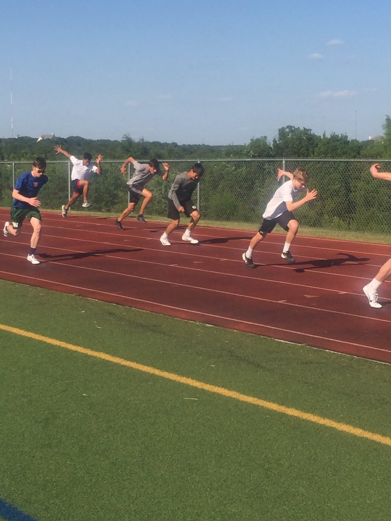 G10Academy's tweet photo. Sometimes you just need to see fast! Coach Torns still got it! Campers not bad either...! Road Runner Run Club kicks off its summer track season with its first annual speed development camp
#G10fast! #G10strong! https://t.co/mcdTWZhP0Z