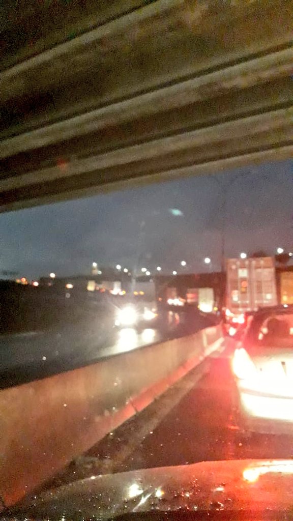 SanAntonio_SOS's tweet photo. #SanAntonio: Gran Congestión en Ruta Acceso al puerto dirección costa, por Accidente Transito, Colisión de Camiónes, Solo Daños, Se trabaja en su despeje, Carabineros en el lugar.- https://t.co/R5YKbeBFle