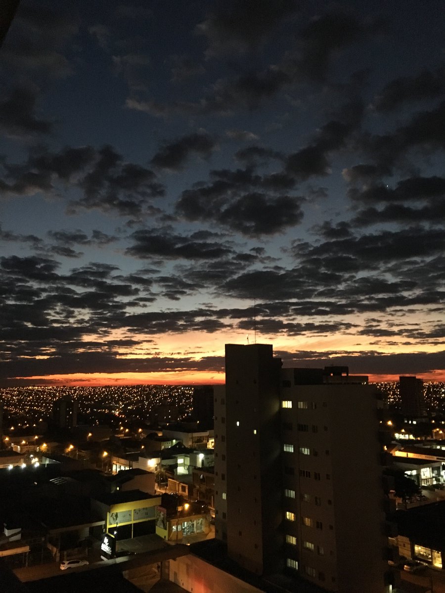 peralta_gi's tweet photo. Entardecer em #Bauru é sempre lindo #entardecer https://t.co/xrGKlZp4cA