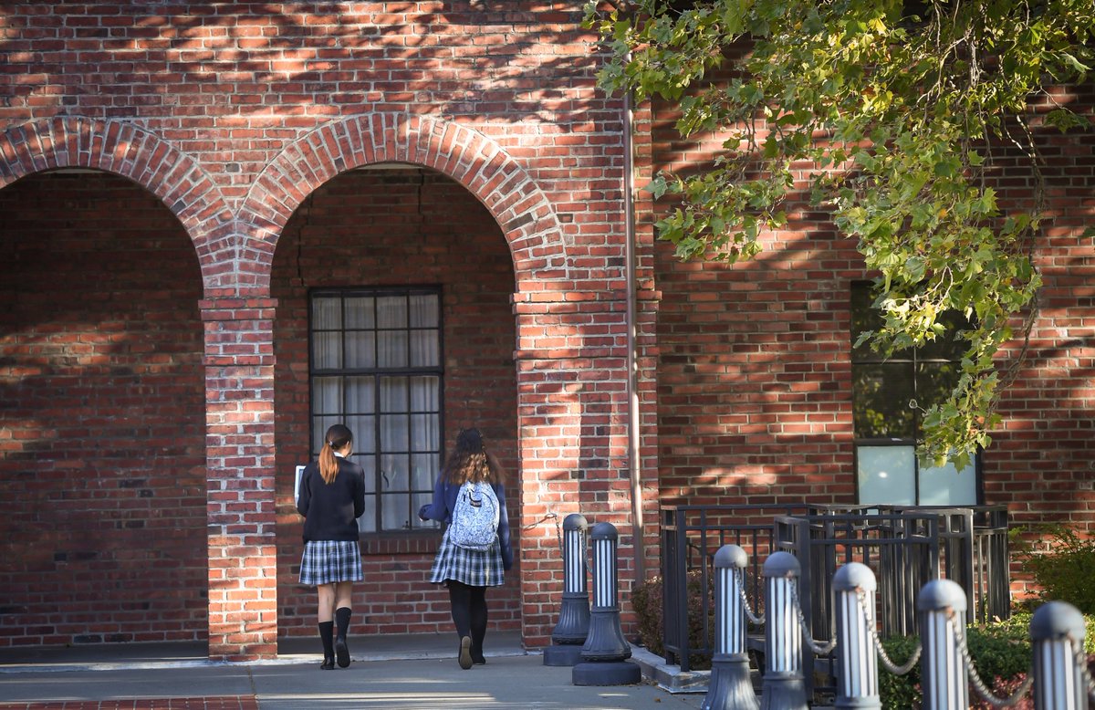 AnnieWright1884's tweet photo. Jeff Barber, Annie Wright Schools' Residential Life Director, talks about the benefits of attending #boarding school in the @seattletimes. https://t.co/R4r9p4ddF9 #collegeprep #boardingschool https://t.co/6ZUvUhtm3e