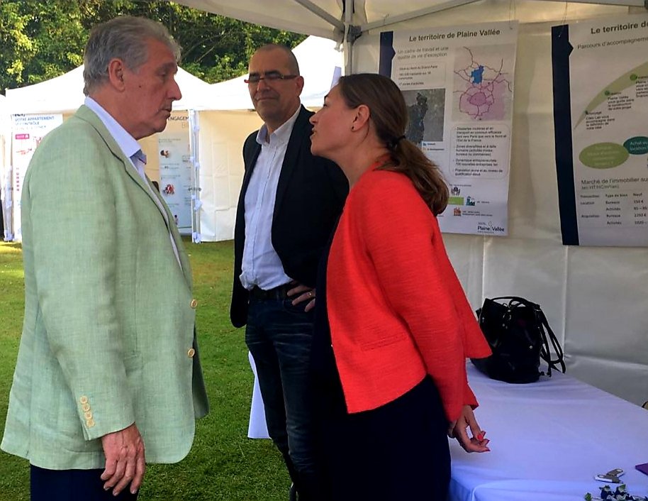 CEEVO95's tweet photo. #valdoise / #iledefrance / #ParisRegion / #Ceevo95 : Animation ce mardi par le CEEVO d'un stand pour la promotion des atouts économiques du Val-d'Oise lors de la "Journée des Entreprises et du Territoire" (JET) du Club d'entreprises #Dynactive , à #Domont  https://t.co/qKkk8XV0hZ https://t.co/f8cNZjwVGI