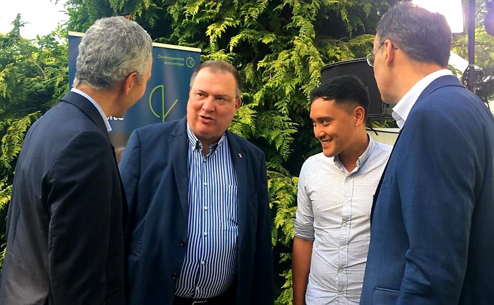 CEEVO95's tweet photo. #valdoise / #iledefrance / #ParisRegion / #Ceevo95 : Animation ce mardi par le CEEVO d'un stand pour la promotion des atouts économiques du Val-d'Oise lors de la "Journée des Entreprises et du Territoire" (JET) du Club d'entreprises #Dynactive , à #Domont  https://t.co/qKkk8XV0hZ https://t.co/f8cNZjwVGI