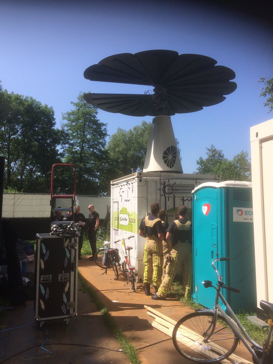 Tijgernest's tweet photo. Uitleg over de #GreenBattery van Amsterdam Open Air voor de kazernes Anton en Diemen @BrandweerAA https://t.co/FwNeJeX7uw