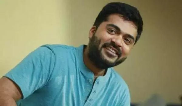 dinamalarcinema's tweet photo. ரஜினி மாதிரி ஆக ஆசைப்படுவதில் தவறில்லை - சிம்பு #simbu #str #iamstr  https://t.co/mCs2J7xCoT https://t.co/IUCHl3GEpG