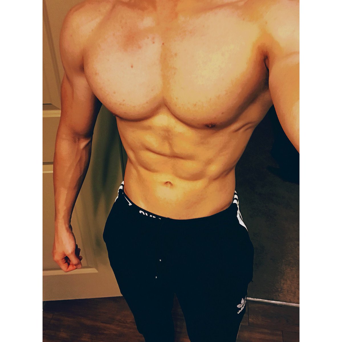 OGMindMuscle's tweet image. A great lighting and the right angle is all you need ✌️👌