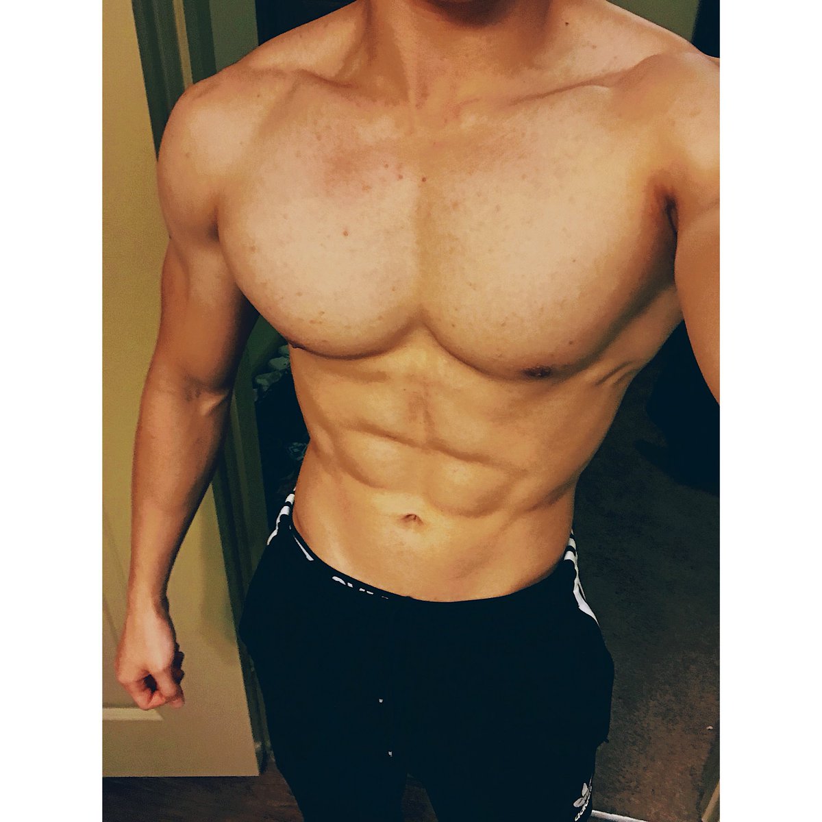 OGMindMuscle's tweet image. A great lighting and the right angle is all you need ✌️👌