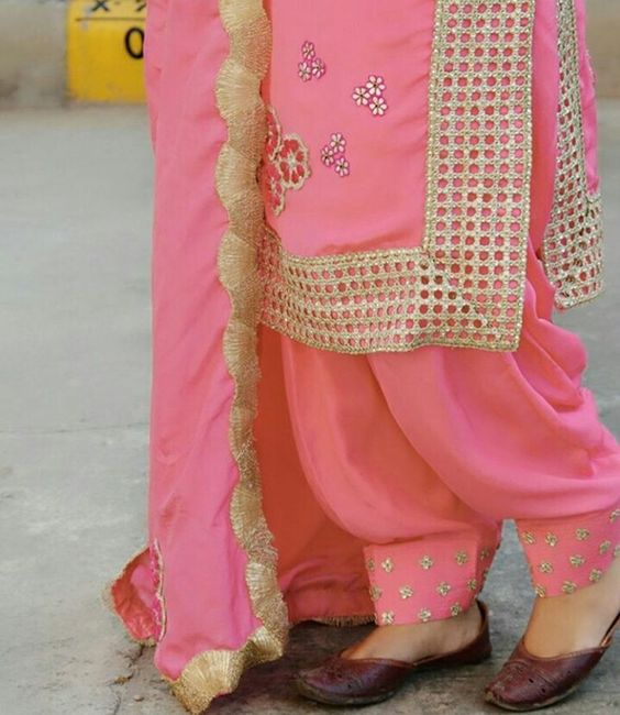 TrishaParikh's tweet photo. And the Green City of India is Chandigarh! Known for patialas, we all know how fashionable women are in this city.
PS: We can custom-make one just for you!
Find us at https://t.co/HeH6Ns7SKN
#WednesdayWisdom #stylegoals #fashion #Stylish #fashiondesigner https://t.co/wvdK0cCImW