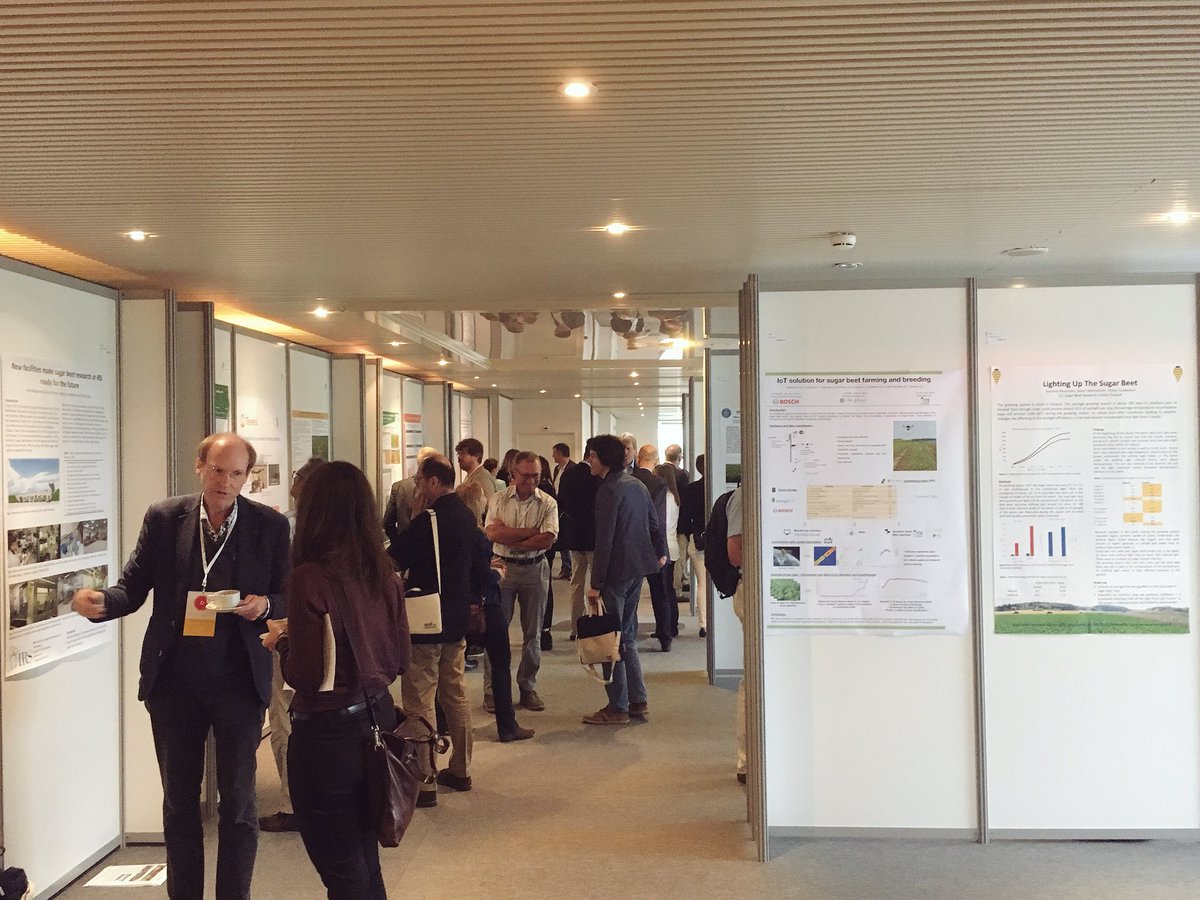 tamtamorga's tweet photo. Au congrès de l’IIRB, il y a des conférences mais également des échanges individuels entre spécialistes: durant la pause la salle des posters est le lieu privilégié de partage des avancées scientifiques internationales. #ITB #IIRB2018 @ITBetterave @LeBetteravierFR @CID_Deauville https://t.co/pA4aUbau4s