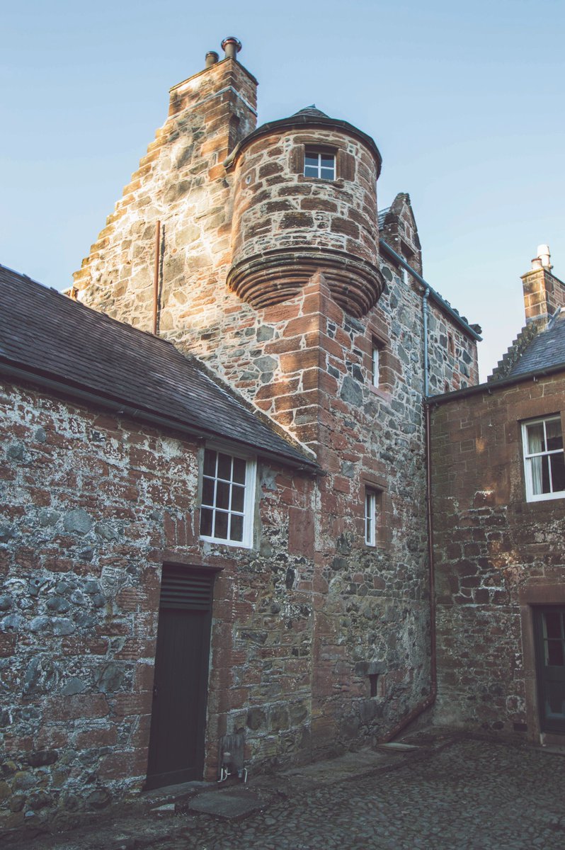 TheCastleGuy's tweet photo. The Isle Tower, north of Dumfries - a late 16th century tower of the Fergussons on land they had leased from Holyrood Abbey since about 1498. Lovely little place now occupied by @LeslieBaggott. https://t.co/BCeTSxFOVI