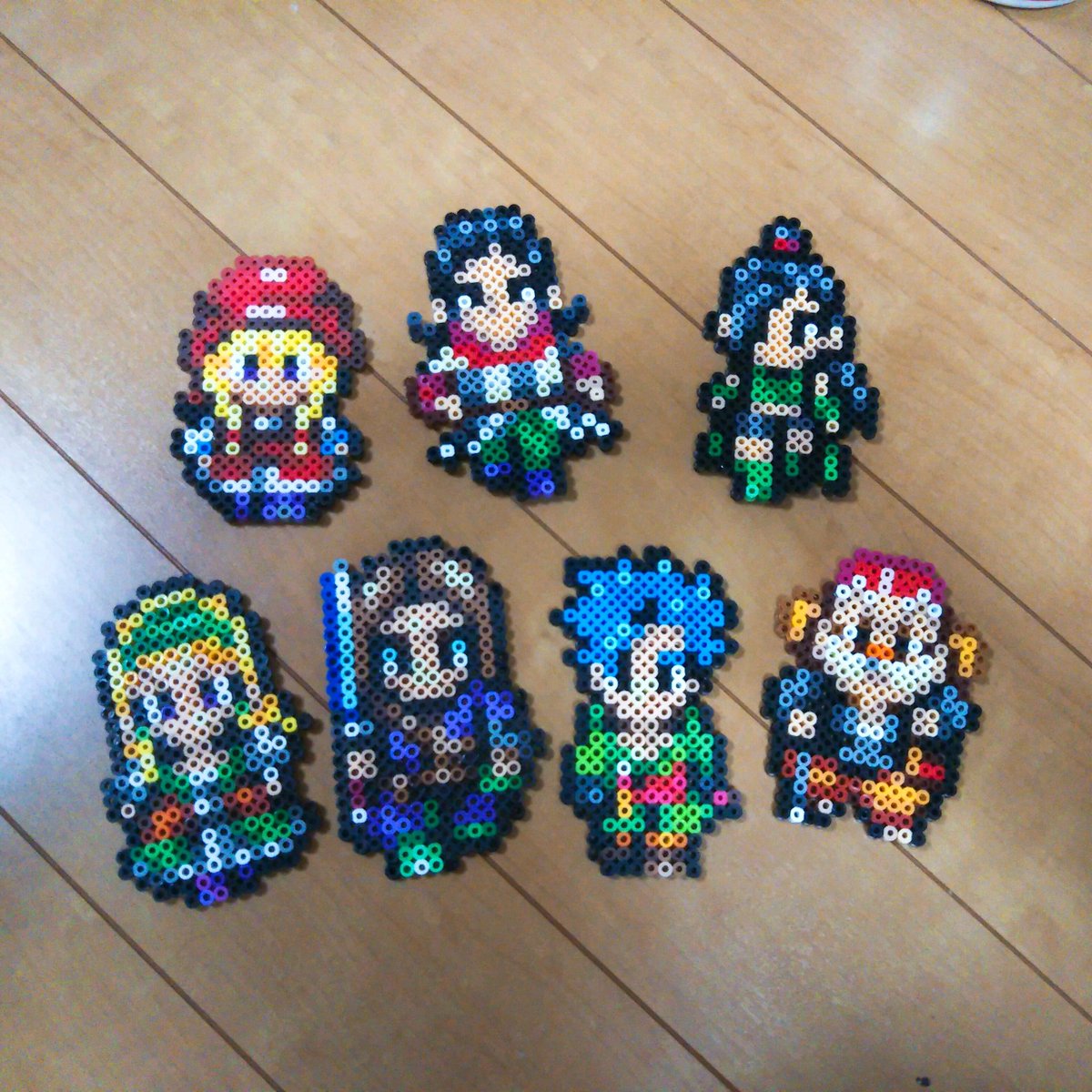 １９３ Twitterissa ドラクエ11のキャラクター作ったよー アイロンビーズ ドラクエ ドット絵 カミュ 勇者 ベロニカ シルビア ロウ マルティナ セーニャ