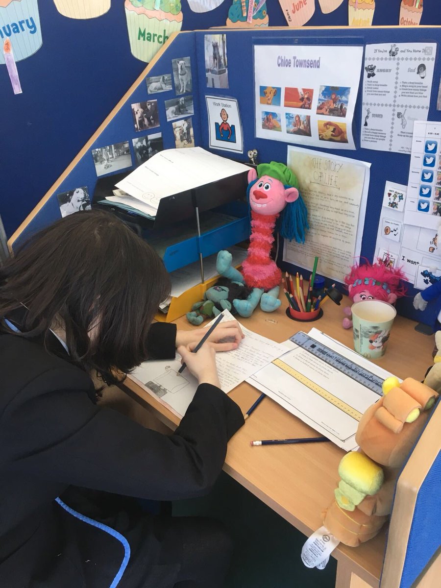 mhs_asn's tweet image. What a hard working S5 we have, she loves her author time. #writer #hardworking #newtimetable @MonifiethHigh