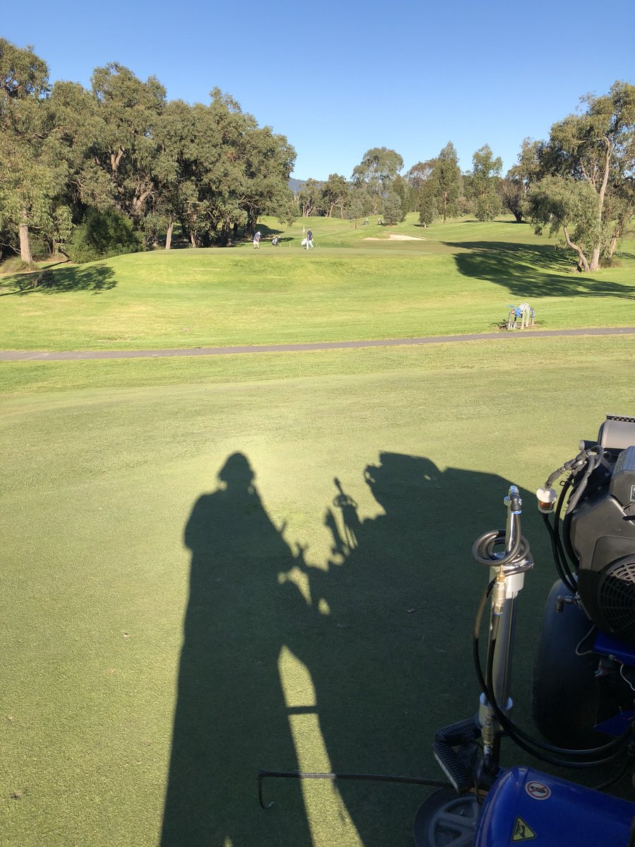 TurfAir's tweet photo. Long shadows at the end of a long day. #Air2G2 in for another run through aerating greens at #DorsetGolfCourse. Probe pressure low with injection pressure high. Demonstrates low compaction within the green profile. Hangover effect from previous applications. #PerfectResult https://t.co/TyfXmckMPm
