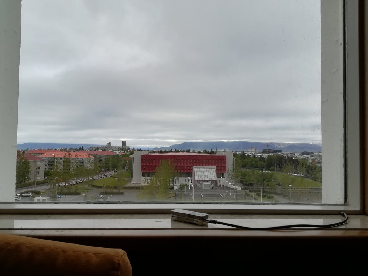 kim_judge_'s tweet photo. #sequencinginasuitcase comes to Iceland! @Fran_Gale showing @WGCengage Function finders. MinION time next! https://t.co/MF54Dv2uPu