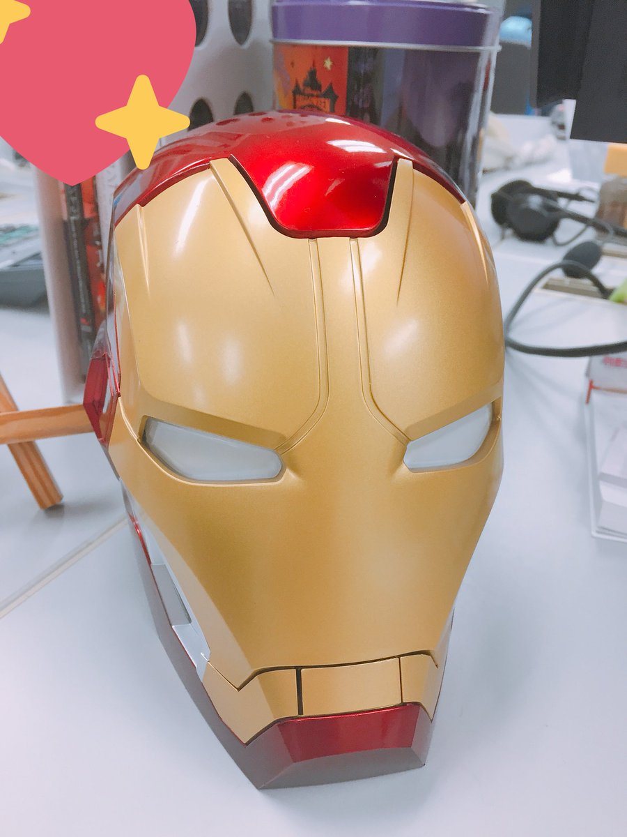 O Xrhsths マリマリ 痩せなくちゃいけない Sto Twitter 香港ディズニーのお土産もらいました 見て スタークさんのお顔あいて お菓子でてくるの しかも目が光る すごすぎ ありがとう Marvel マーベル アイアンマン Ironman