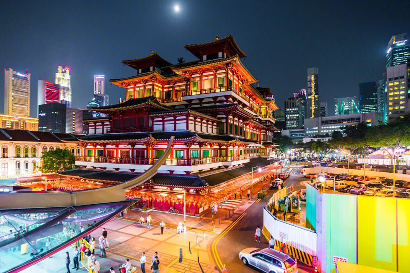 Just1WayTicket's tweet photo. Things to do and see in Chinatown, #Singapore - Enjoy delicious food, visit stunning temples and find fantastic shopping opportunities. >> https://t.co/KMBsXXHzk7 with TopdeckTravel #Ultimate49 https://t.co/gKbjpKvd44
