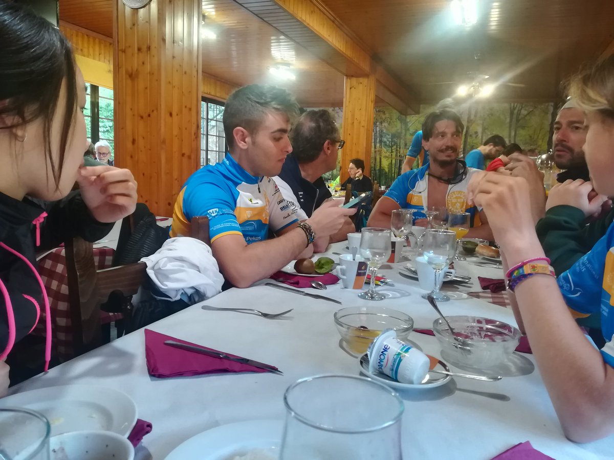 SEK_MTB (@mtbsek) on Twitter photo ¡Ya desayunando! Hoy de Triacastela a Portomarin, pasando por el pintoresco Samos. 45 km y 700m de desnivel positivo y 1091m de desnivel negativo💪🏻🚲 #cycling #CaminodeSantiago2018 #goals <a href="/SekCatalunya/">Sek Catalunya</a> ¡Ya desayunando! Hoy de Triacastela a Portomarin, pasando por el pintoresco Samos. 45 km y 700m de desnivel positivo y 1091m de desnivel negativo💪🏻🚲 #cycling #CaminodeSantiago2018 #goals <a href="/SekCatalunya/">Sek Catalunya</a>