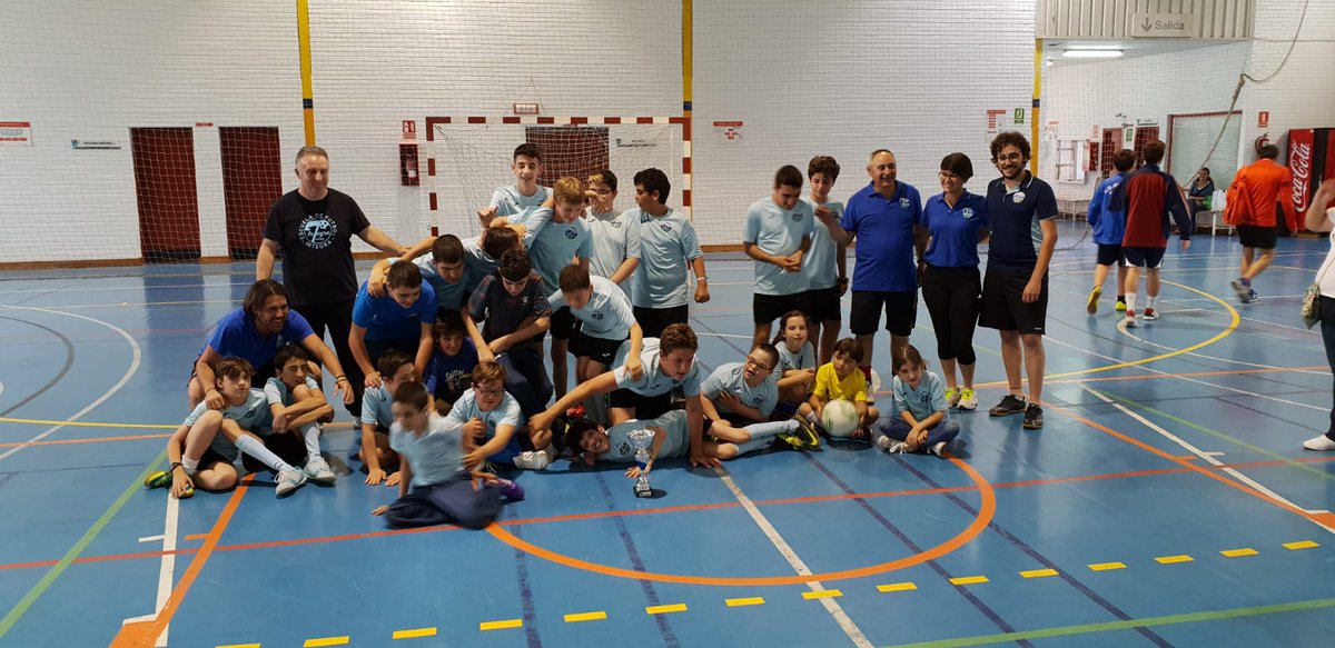 integra_futbol's tweet photo. Último partido y entrenamiento de la escuela con participación de nuestros queridos papas!! Muchas gracias a todos por esta magnífica temporada!
Nos vemos en la gala final 🎉🎉🎇🎇

⚽ VAMOS INTEGRA ⚽ https://t.co/zLCwfckttZ