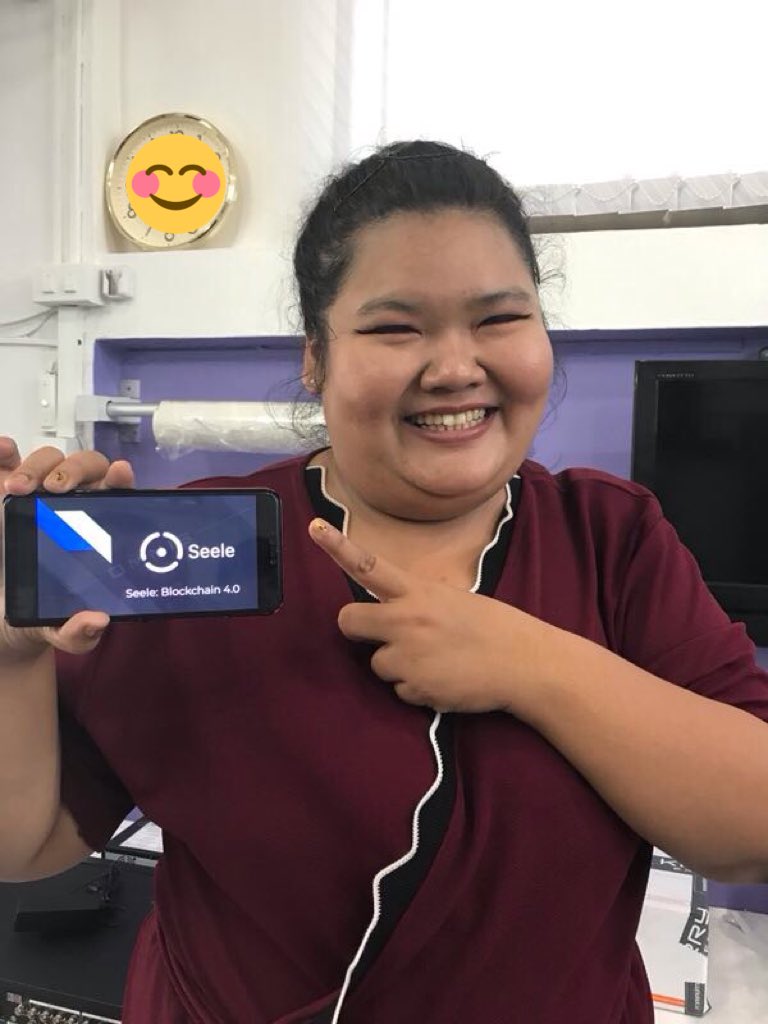 Ma55967150's tweet photo. #SelfieWithSeele @SeeleTech Stay with you Seele to the moon 🌙🌙🌙🌙 https://t.co/u5Un9SIsxn