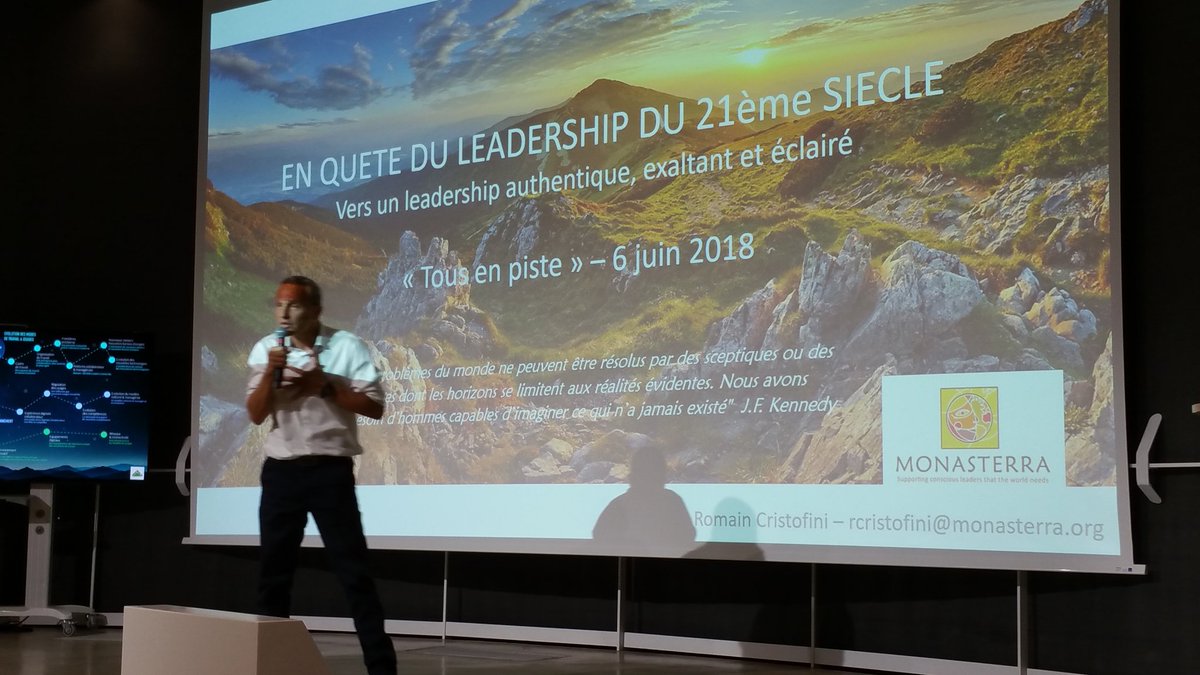 Inside_LM's tweet photo. C'est reparti à @thecampProvence pour écrire le livre blanc de notre Digital Workplace. @Romain_Cristofi a 30 minutes pour nous parler de leadership : « Le leadership est un choix, pas une position » #TousEnPiste https://t.co/1fjMpi7LTC