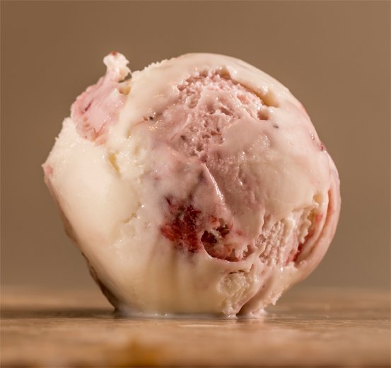 Strawberries n Cream Scoop ! Velvety, Smooth &amp; Creamy ! #moltonice #devon