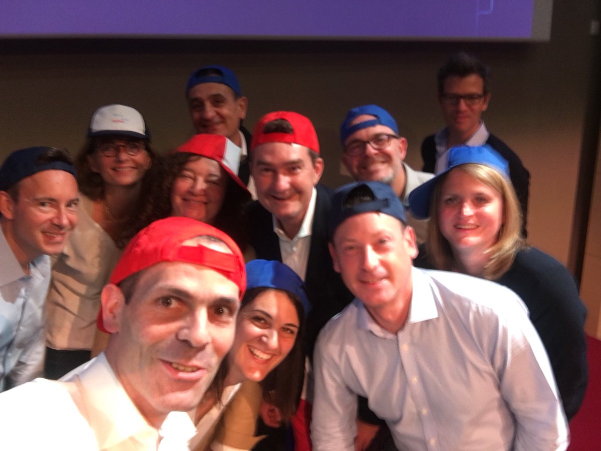 Guillot2S's tweet photo. Les Rencontres de la DSI Nr2 c’est dans 10’ - simpler faster together #meetDSI @mimi_bouba @HervLauer @jb_axa @kurzweil_phil @JpEprinchard @HerveGerardin @clotilde_caron @benjamincluzel @Eric_Lemaire https://t.co/3ZqpHDGGKC