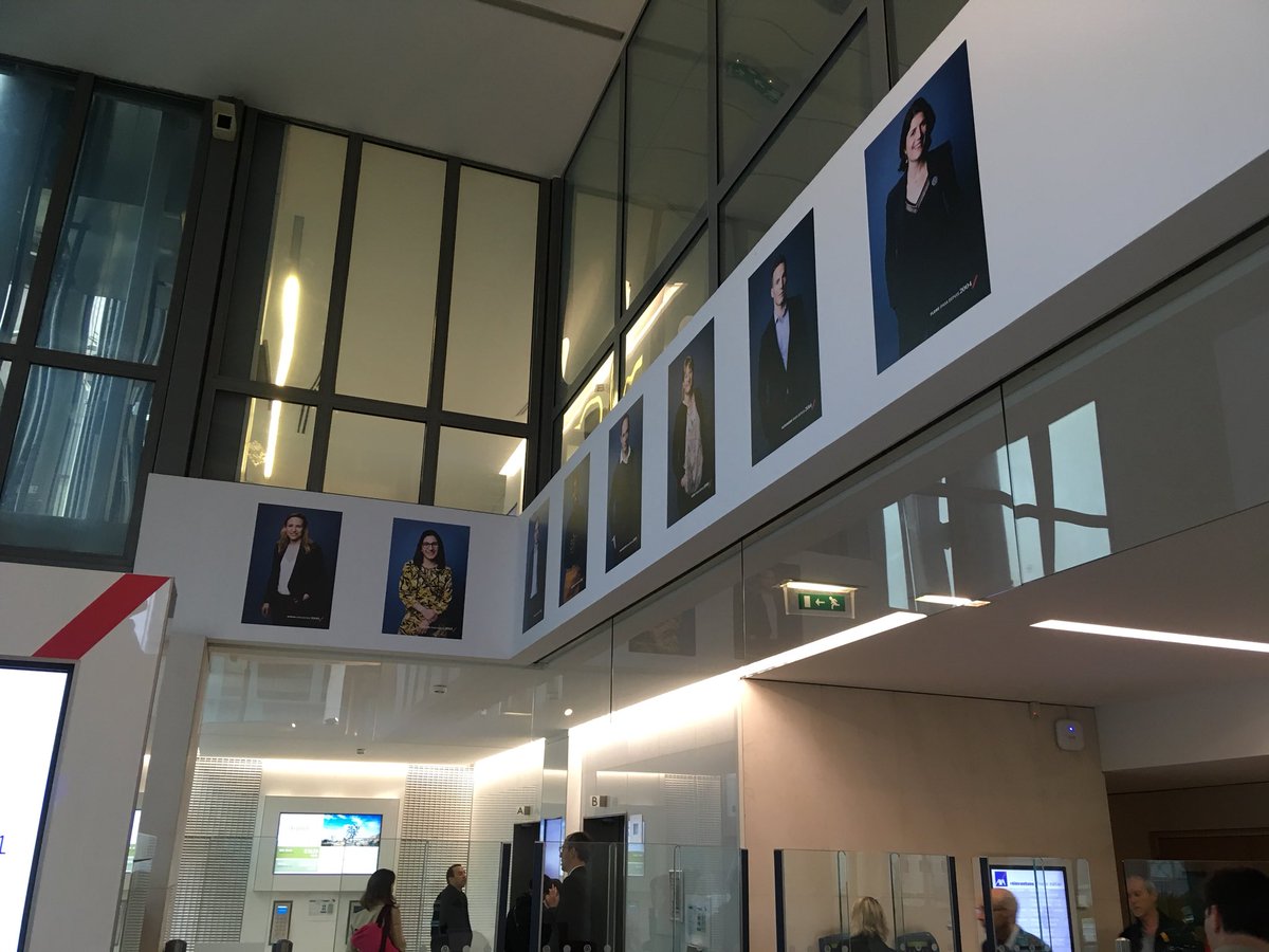 Jacques2Peretti's tweet photo. Fier de faire partie de ce collectif d’hommes et de femmes engagés au jour le jour pour apporter à notre compagnie un supplément d‘âme et de réussite #GénérationsAXA @AXAFrance #OneAXA #Diversité https://t.co/g4SEvFJjSL