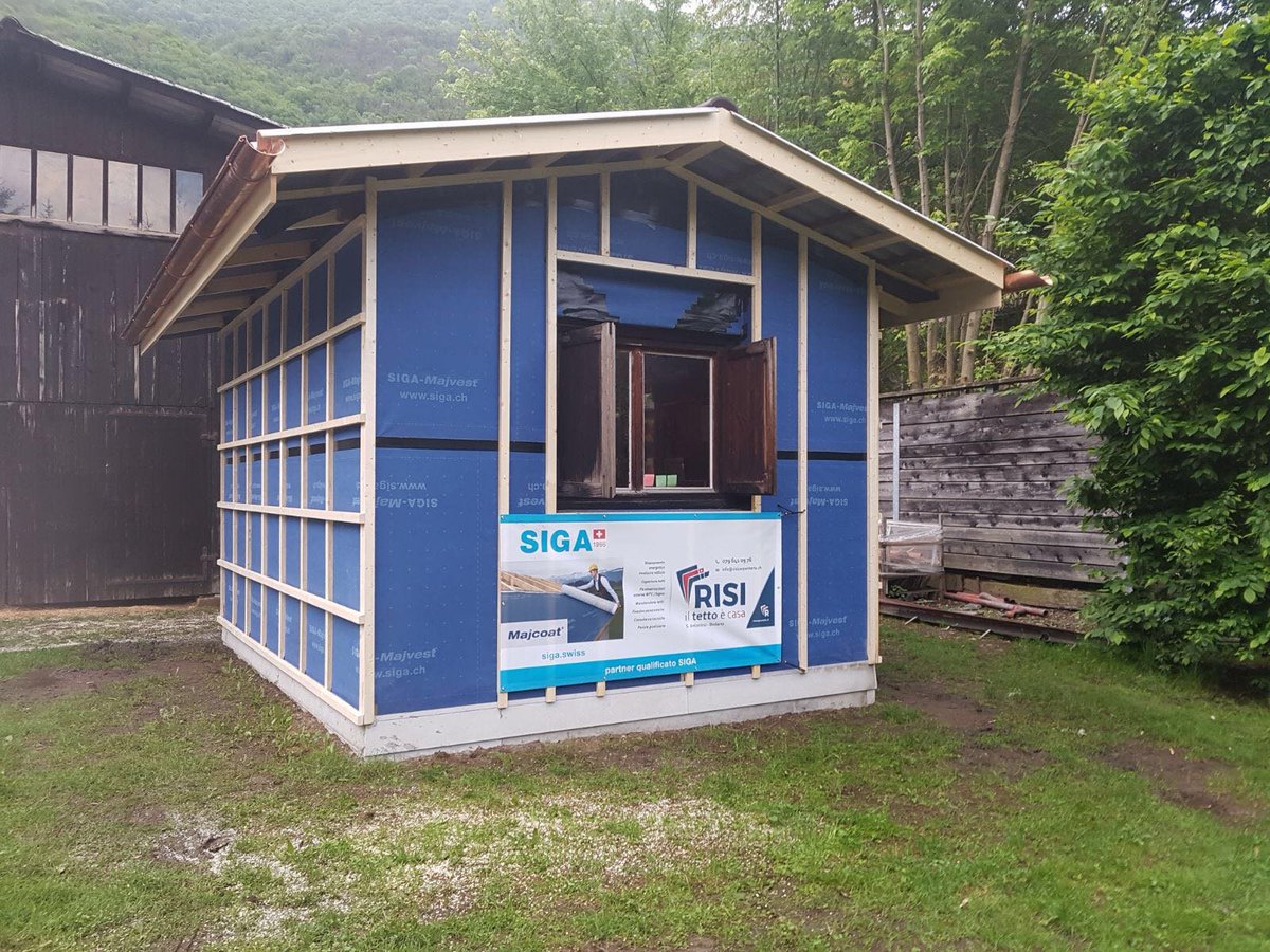SIGA_swiss's tweet photo. No #house is too small not to be shown as an #example of #energy-efficient #building #envelopes. With #SIGA products #Majvest, #Wigluv and #Majcoat350 #air and #wind #tightness is guaranteed. It'll be #cozy here. More info about our #products:
https://t.co/SyhMFKuzSi https://t.co/IuLreUZGL5