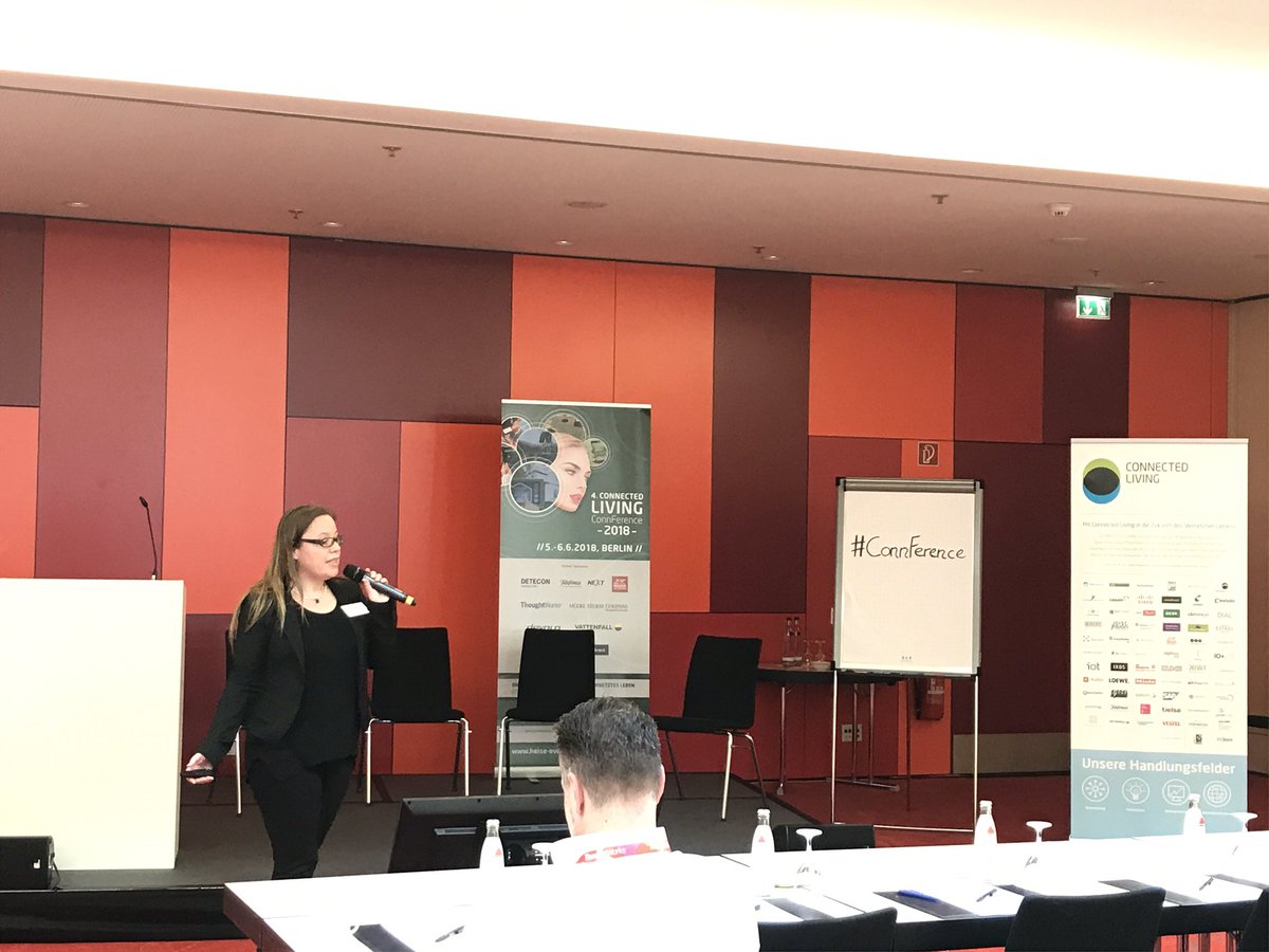 YourHomeKnowsIT's tweet photo. Tessa Haverland von @Vattenfall_De spricht über das Home Energy Management und das Energiegehirn eines #SmartHomes
#IoT #Energy #SmartHome #Energiegehirn #ConnFerence https://t.co/LnU34KkeXa