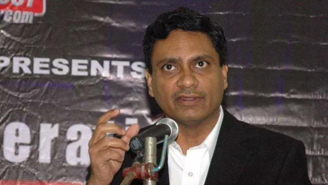 kbalakumar's tweet image. Our sting operation reveals that Cobra Post Editor Aniruddha Bahal is actually a role played by Nawazuddin Siddiqui. #SameGuy