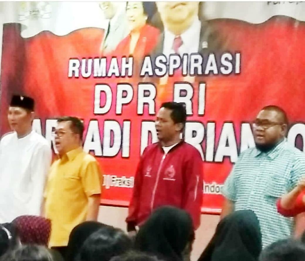 DermagaGaul's tweet photo. Rapat Konsolidasi dan silahturami warga koja dari Dpc Ranting Dan Anak Ranting,Di Rumah Aspirasi (RA) Sunter Jaya dihadiri Bpk @DuriantoDarmadi Anggota DPR RI KOMISI VI FRAKSI PDI PERJUANGAN
#darmadidurianto 
#dprri 
#pdiperjuangan 
#pdip 
#bukapuasa 
#ramadan2018 
#wakilrakyat https://t.co/hRMWPOVqwK