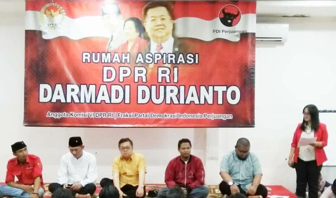 DermagaGaul's tweet photo. Rapat Konsolidasi dan silahturami warga koja dari Dpc Ranting Dan Anak Ranting,Di Rumah Aspirasi (RA) Sunter Jaya dihadiri Bpk @DuriantoDarmadi Anggota DPR RI KOMISI VI FRAKSI PDI PERJUANGAN
#darmadidurianto 
#dprri 
#pdiperjuangan 
#pdip 
#bukapuasa 
#ramadan2018 
#wakilrakyat https://t.co/hRMWPOVqwK