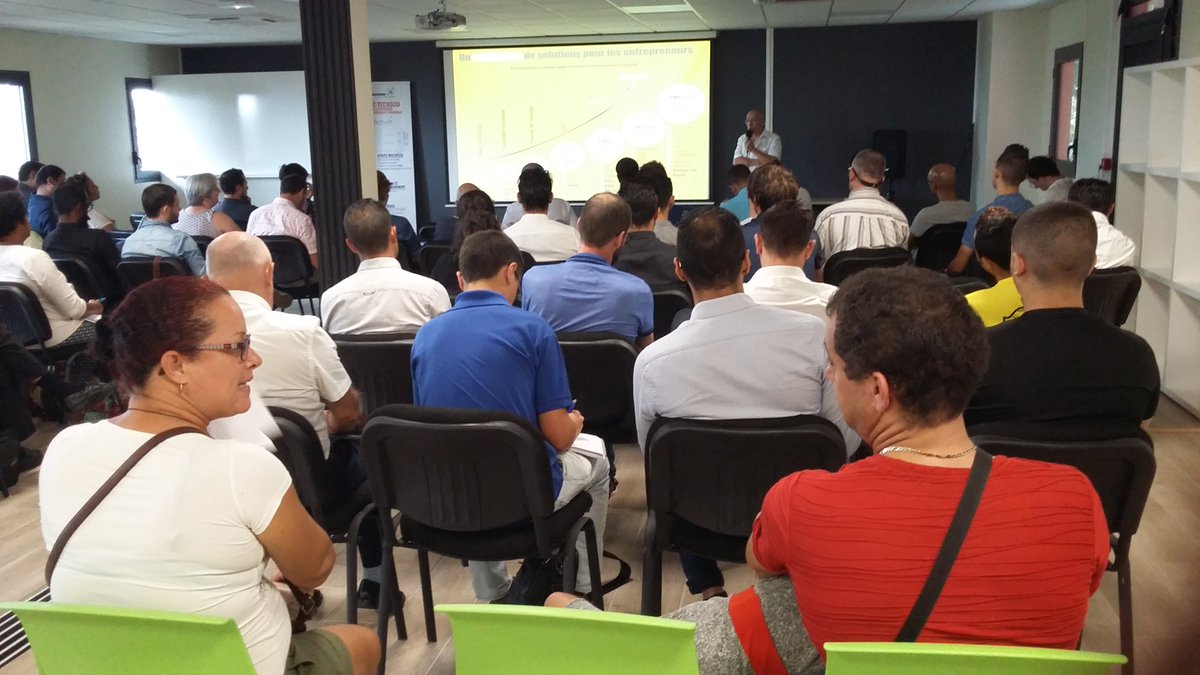 Technopole_974's tweet photo. Aujourd'hui, #matinale à #Techsud : Présentation des #dispositifs de #financement à l'amorçage d'un #projet avec @Bpifrance, le SAV de la @Region_Reunion, #RéunionActive, @Initiativerun et @Technopole_974 https://t.co/e0arKo8UVd