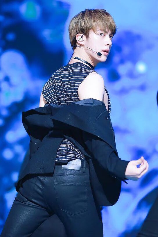 non_jin_btslove's tweet photo. 私も King Seokjinてタグ付けて投稿してみてもいいですか？

#KingSeokjin https://t.co/5LPeaA6LiQ