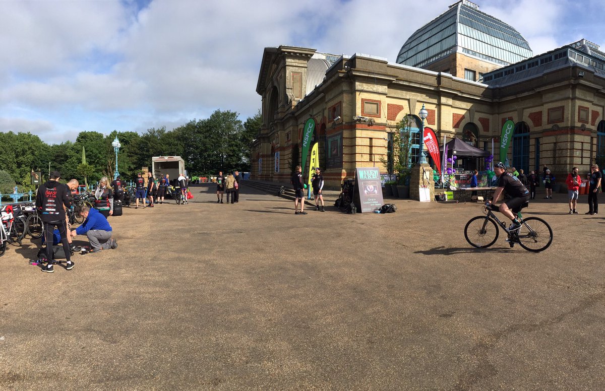 hmtruants's tweet image. Today’s the day!! The @IronMaidenBeer Heavy Metal Truants VI Beast Of A Ride begins 
#charity #fundraising #cycling #charitycycle #teenagecancertrust #childline #nordoffrobbins