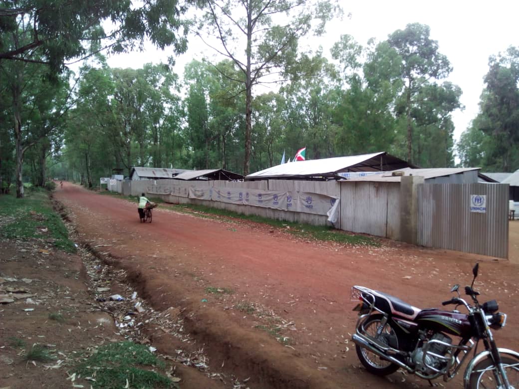 Ikiriho's tweet photo. #Burundi Surpopulation en commune #Kiremba de @NgoziProvince suite à la présence des réfugiés congolais et des rapatriés burundais au camp de transit de #Songore. La production alimentaire n'est pas proportionnelle à la demande et les prix des denrées alimentaires flambent https://t.co/mUKU8wkfht